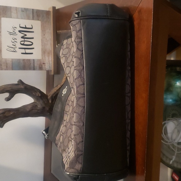 Coach classic bag- perfect size - Picture 4 of 4